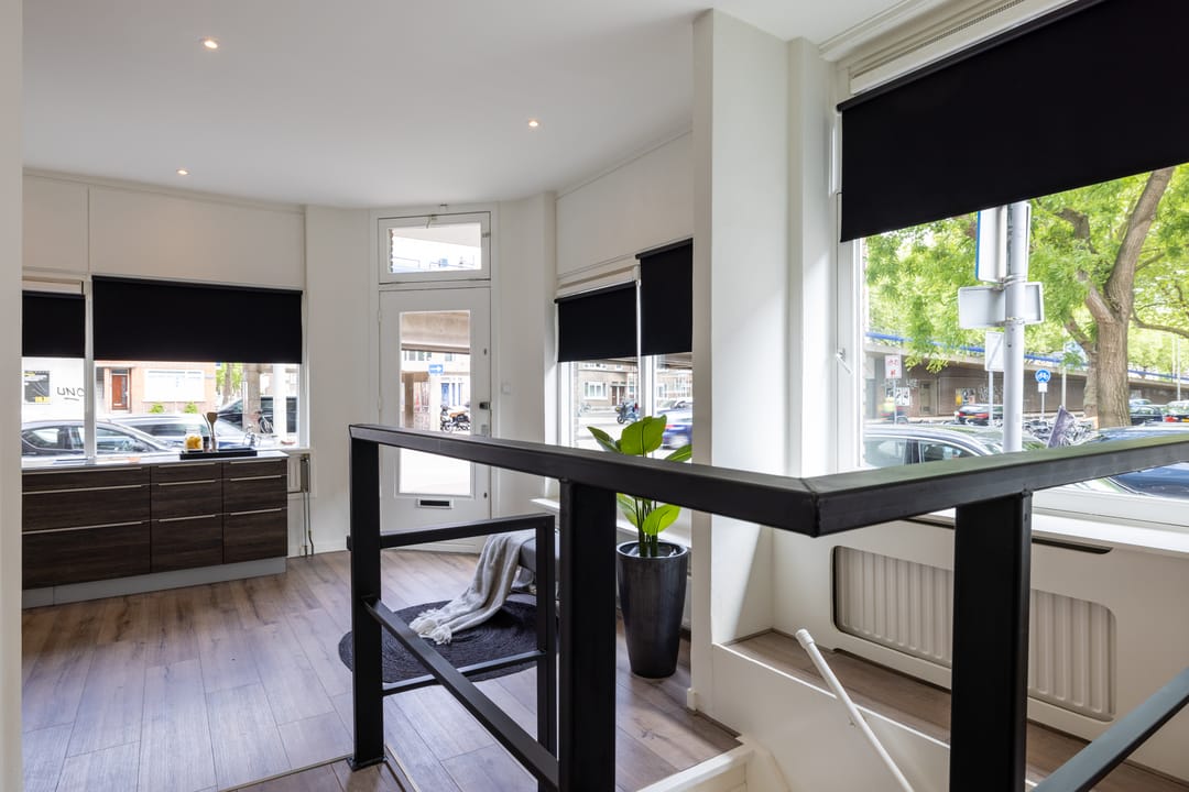 Renovated Four-Room Apartment with Spacious Layout in Popular Rotterdam Neighborhood — 17
