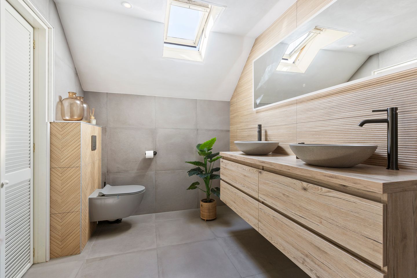 Character Detached Home with Luxury Outdoor Living and Flexible Layout — 35