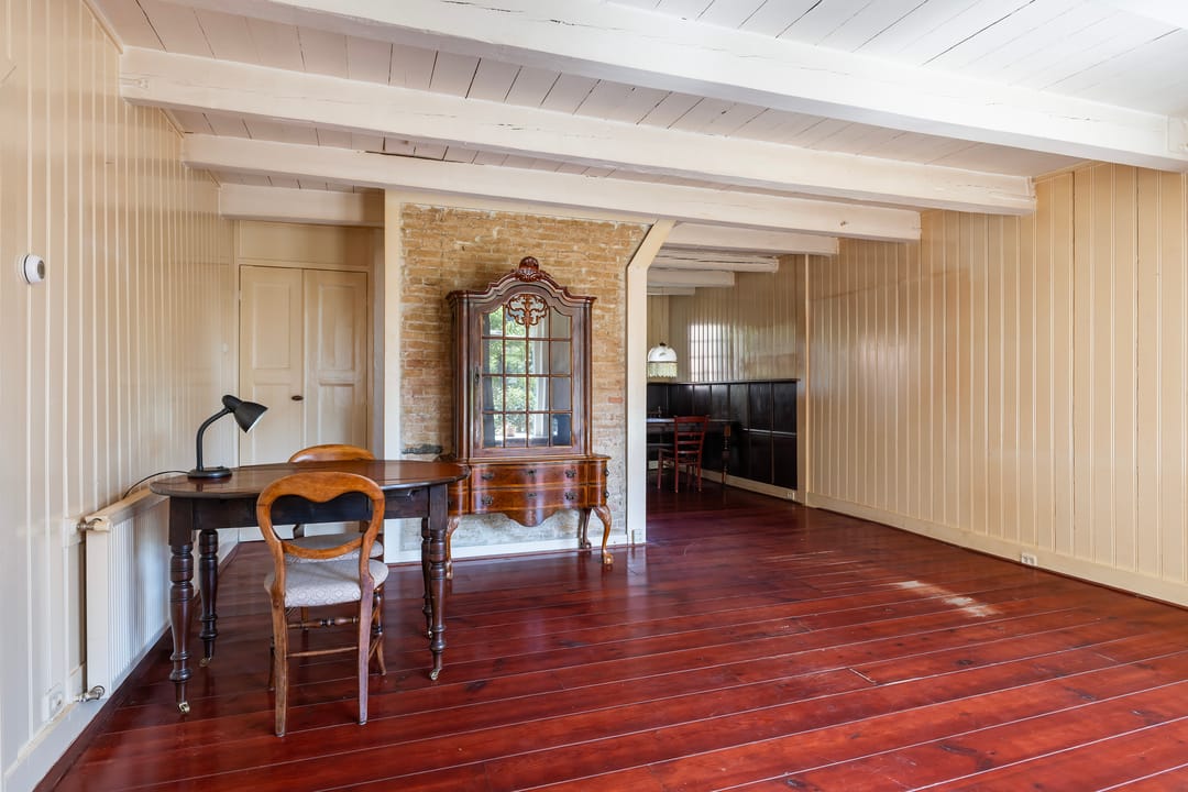 Charming Detached Home in Historic Grou Near the Harbor — 8