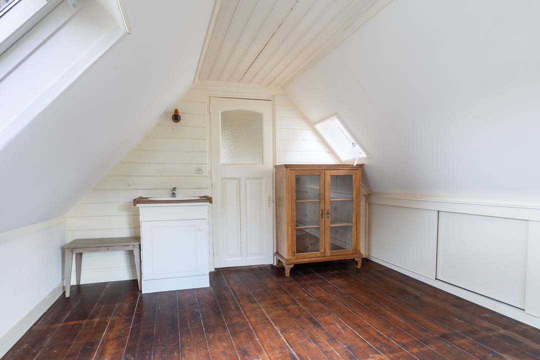 Charming Detached Home in Historic Grou Near the Harbor — 22
