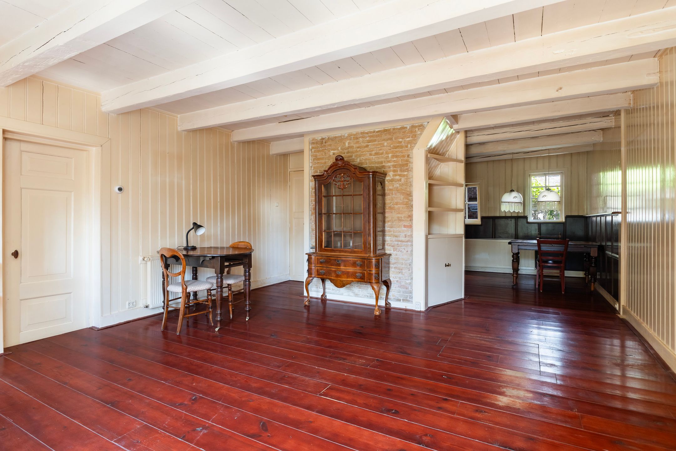 Charming Detached Home in Historic Grou Near the Harbor — 9