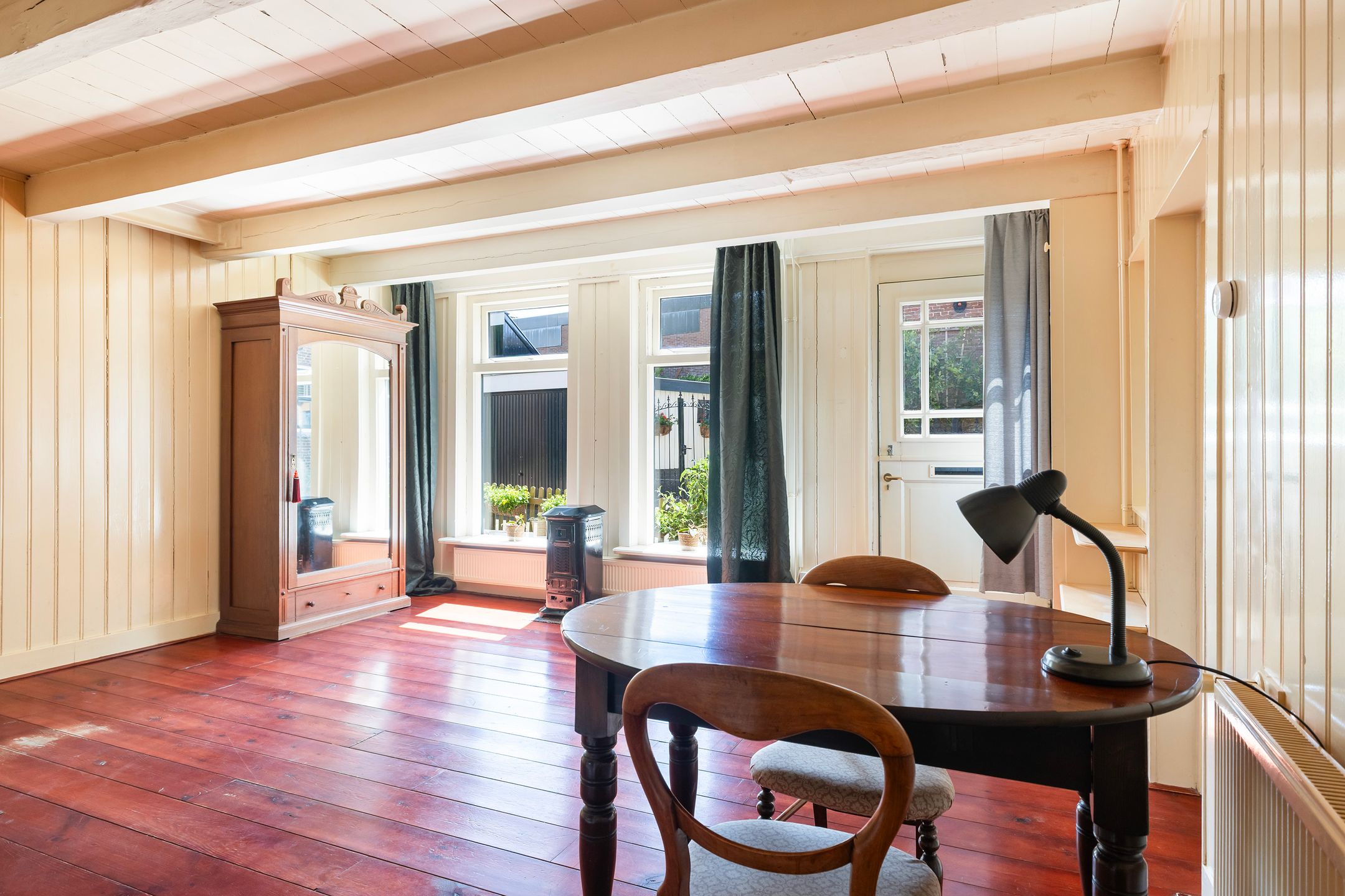 Charming Detached Home in Historic Grou Near the Harbor — 12