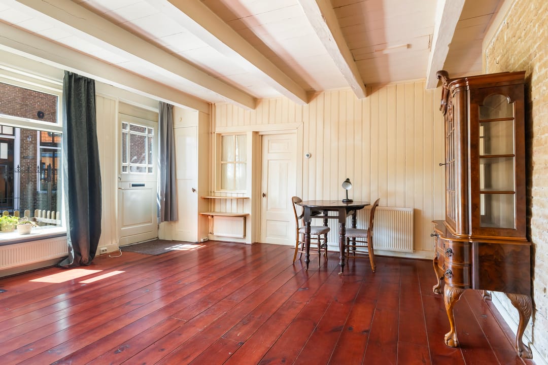 Charming Detached Home in Historic Grou Near the Harbor — 11