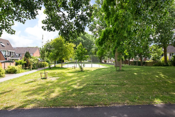 Hoekwoning te koop: Oostmoor 28, Nieuw-Vennep