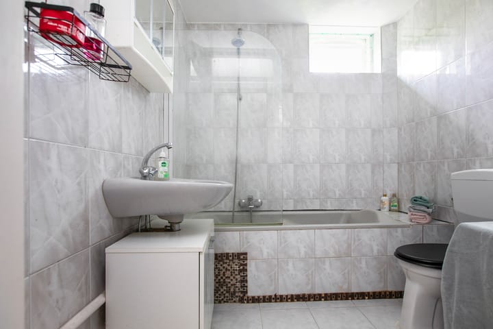 Hoekwoning te koop: Oostmoor 28, Nieuw-Vennep