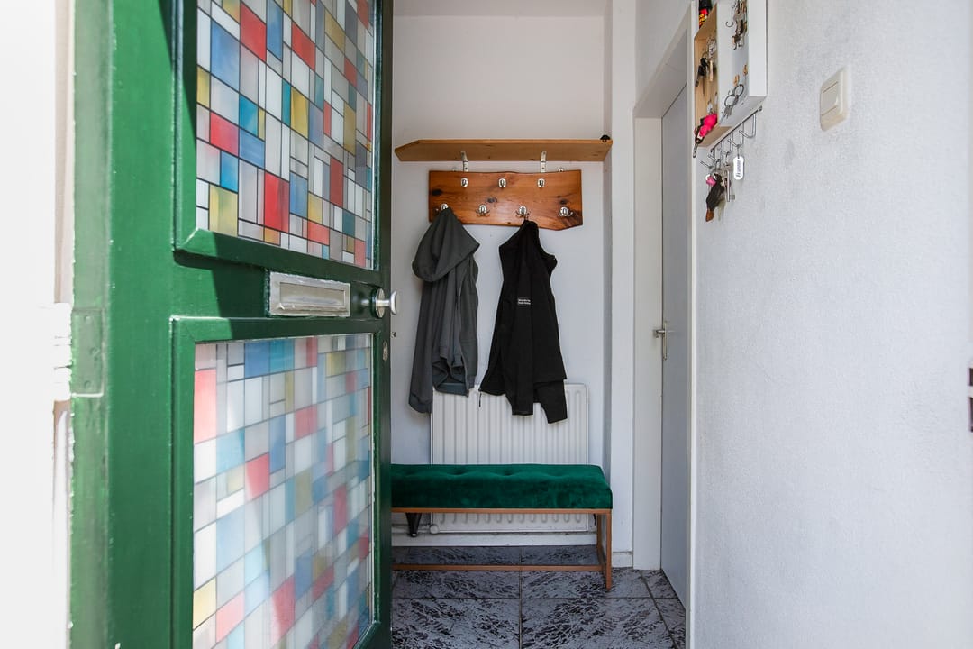 Family Home with Private Parking in Child-Friendly Linquenda Neighborhood — 8