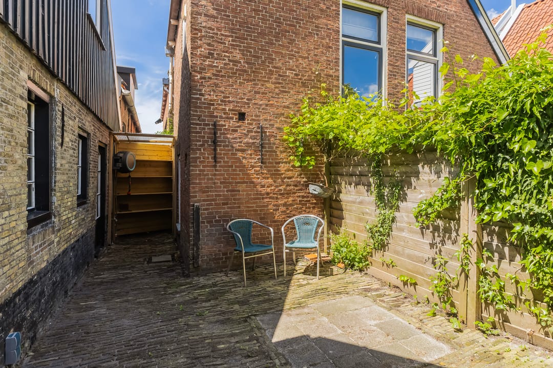 Charming Detached Home in Historic Grou Near the Harbor — 17