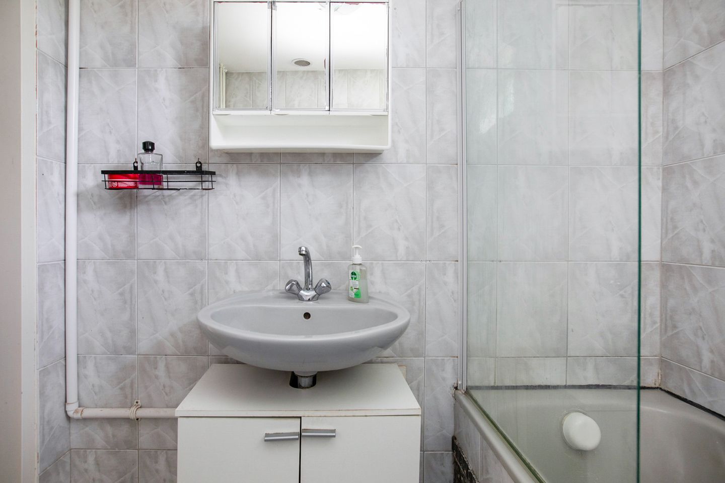 Family Home with Private Parking in Child-Friendly Linquenda Neighborhood — 25
