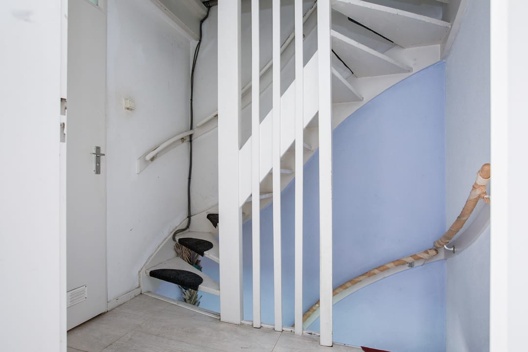 Family Home with Private Parking in Child-Friendly Linquenda Neighborhood — 26
