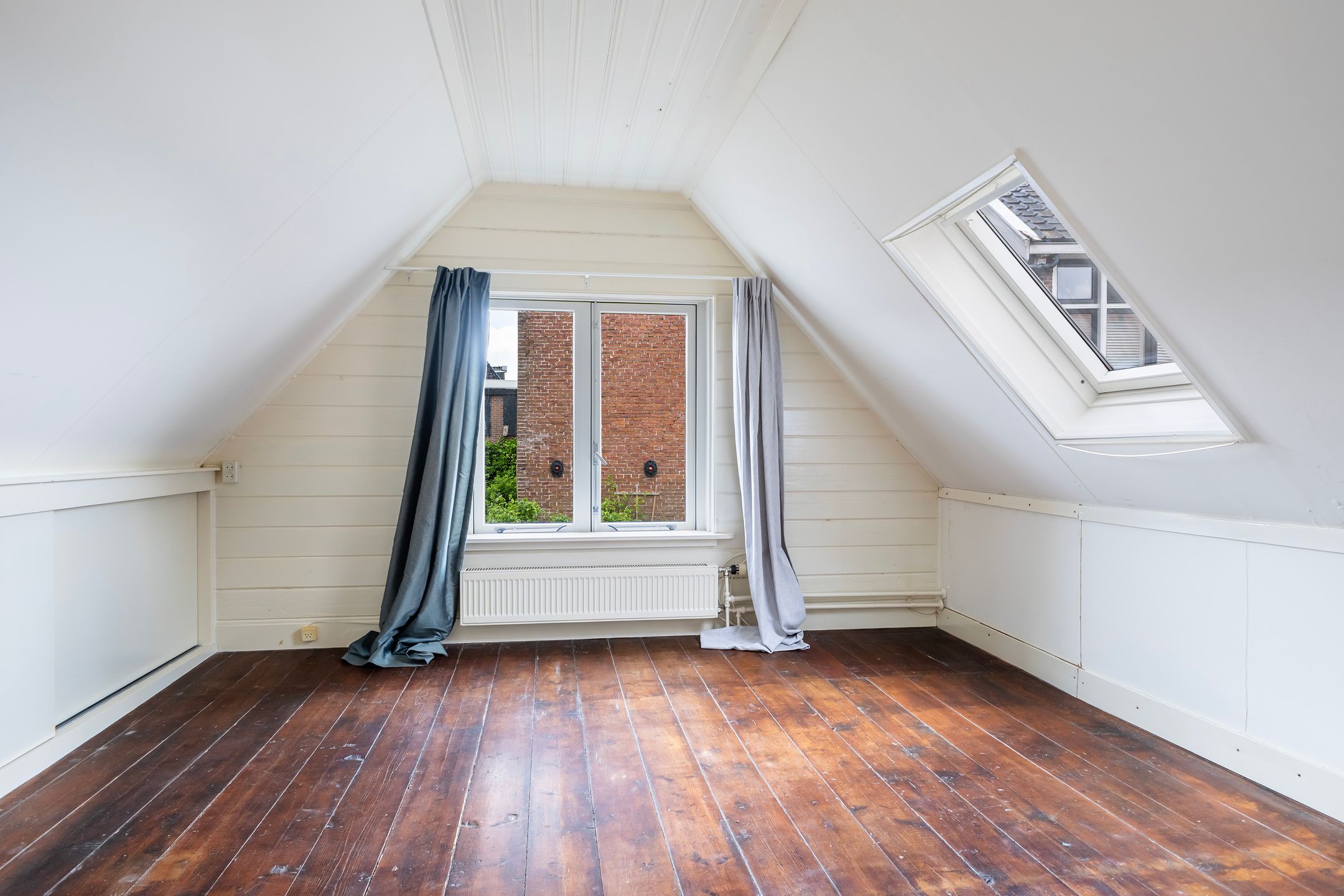 Charming Detached Home in Historic Grou Near the Harbor — 21