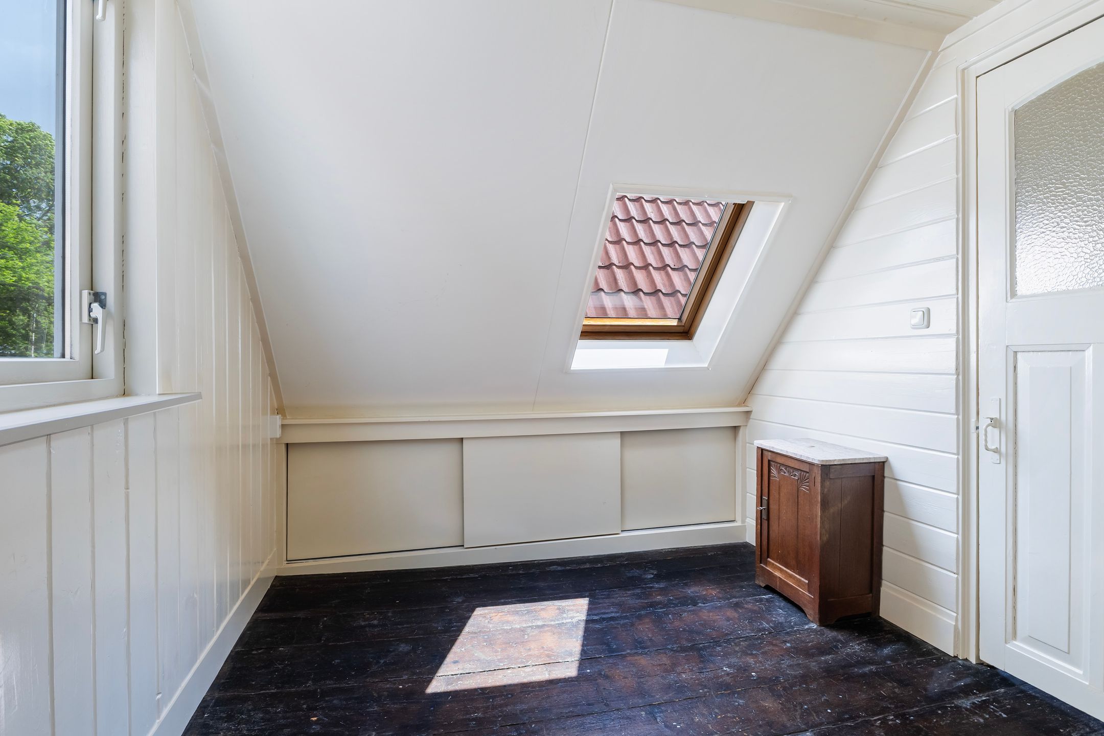Charming Detached Home in Historic Grou Near the Harbor — 24