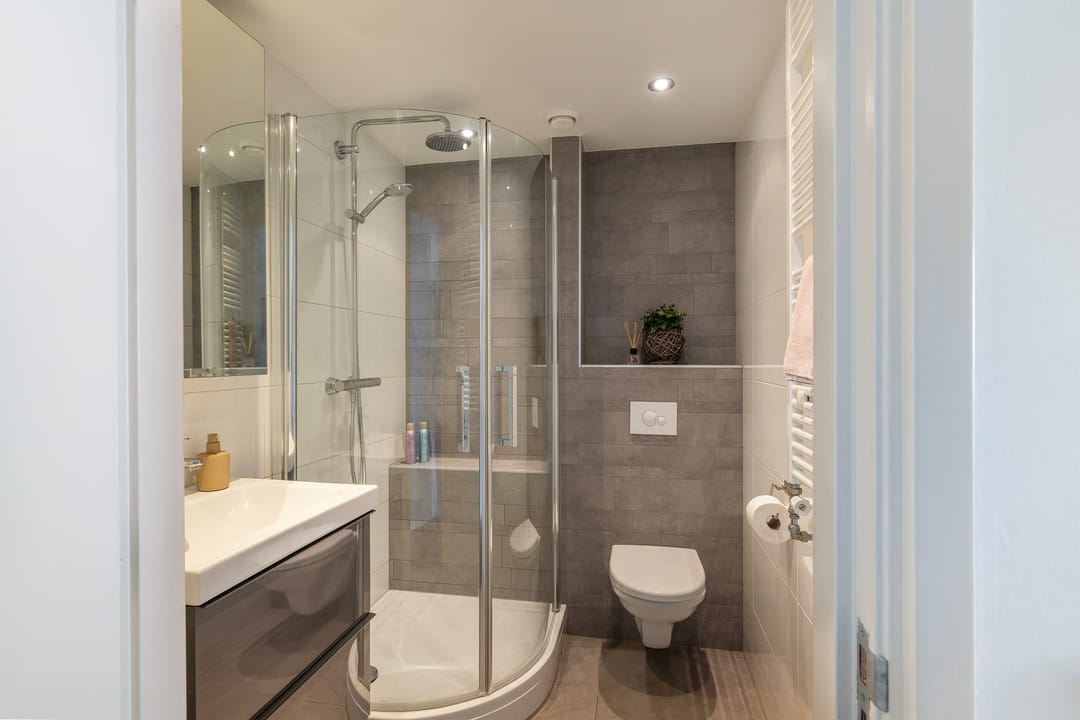 Charming 1885 Terraced Home with Modern Comforts in Oostwijk — 28