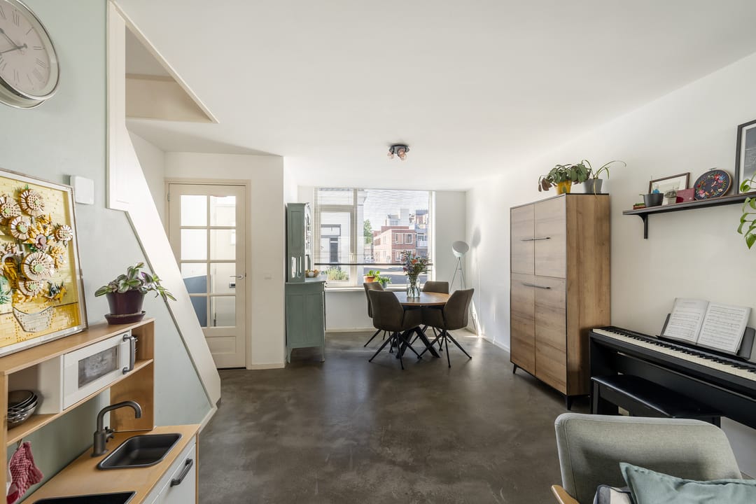 Charming 1885 Terraced Home with Modern Comforts in Oostwijk — 13