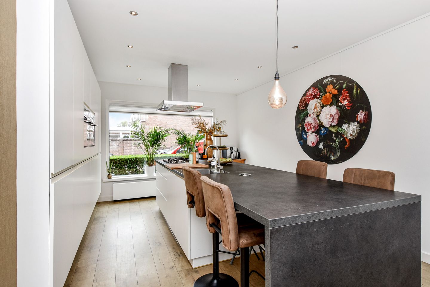 Modernized Terraced House with Extension and Sunny Southwest Garden in Monster — 14