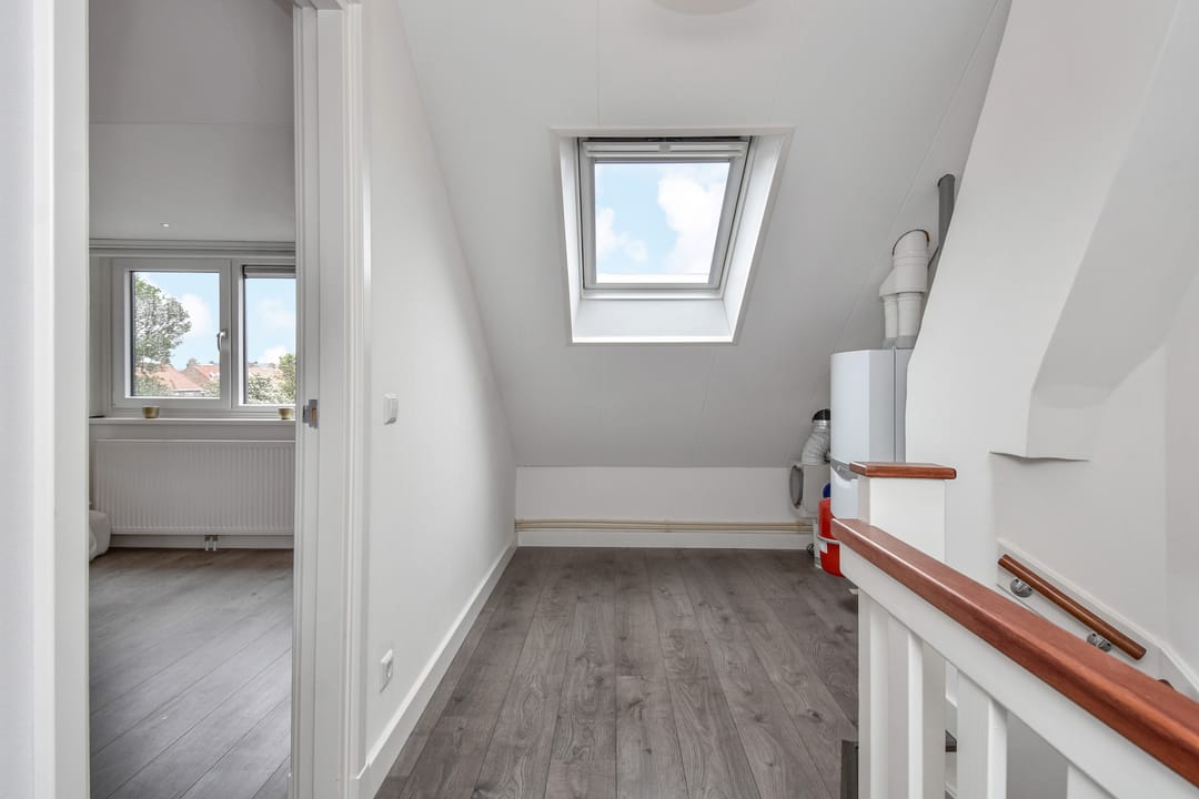 Modernized Terraced House with Extension and Sunny Southwest Garden in Monster — 43