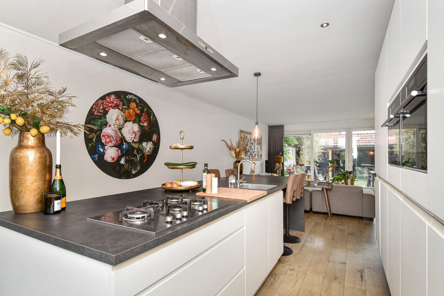 Modernized Terraced House with Extension and Sunny Southwest Garden in Monster — 19