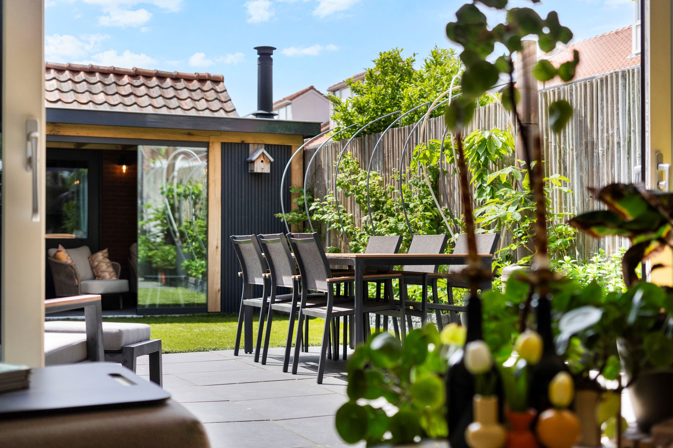 Modernized Terraced House with Extension and Sunny Southwest Garden in Monster — 21