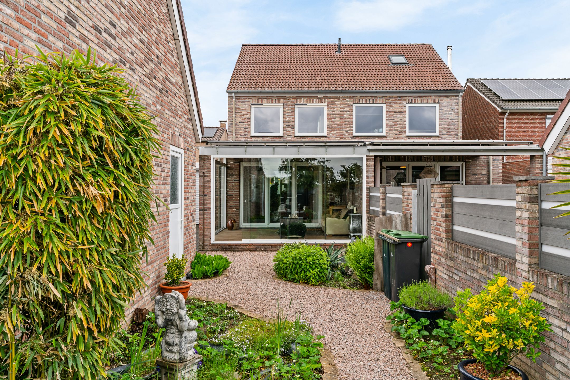 Modern Semi-Detached Home with Ibiza-Style Garden and Guest Studio in Kerkrade — 36