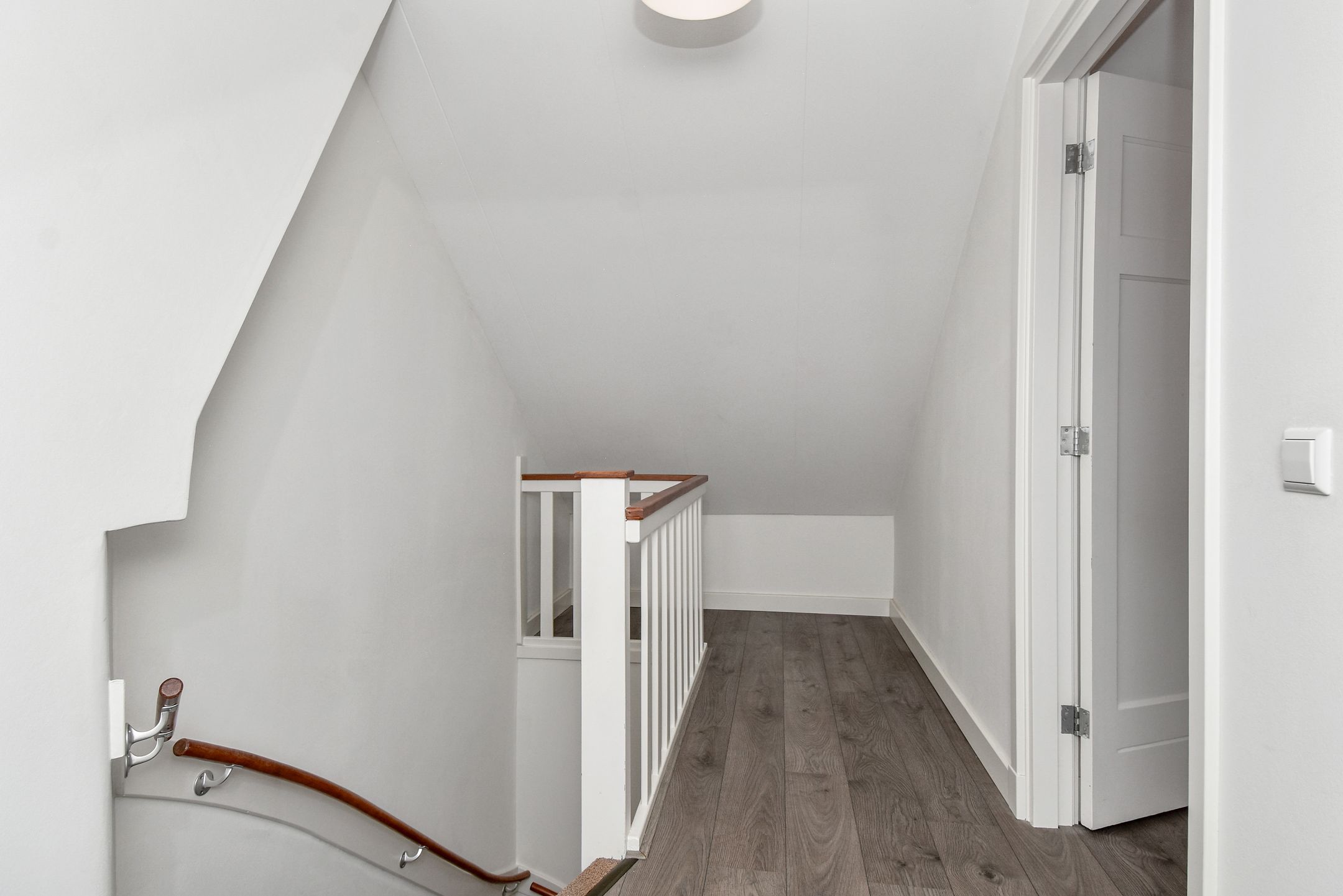 Modernized Terraced House with Extension and Sunny Southwest Garden in Monster — 42