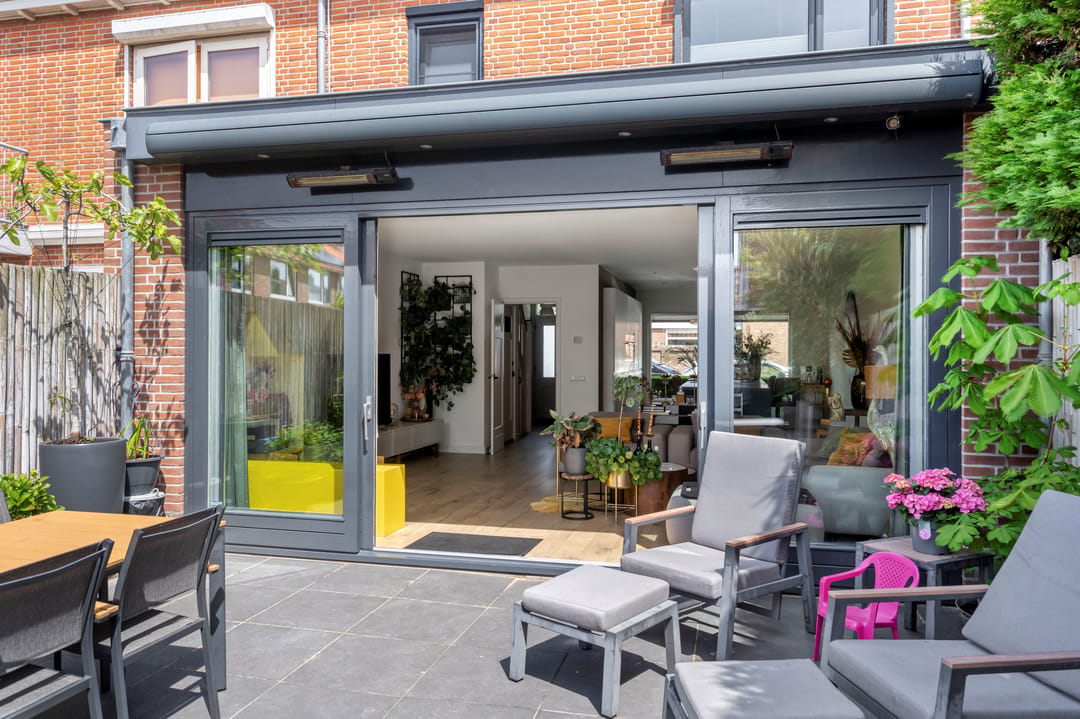 Modernized Terraced House with Extension and Sunny Southwest Garden in Monster — 31