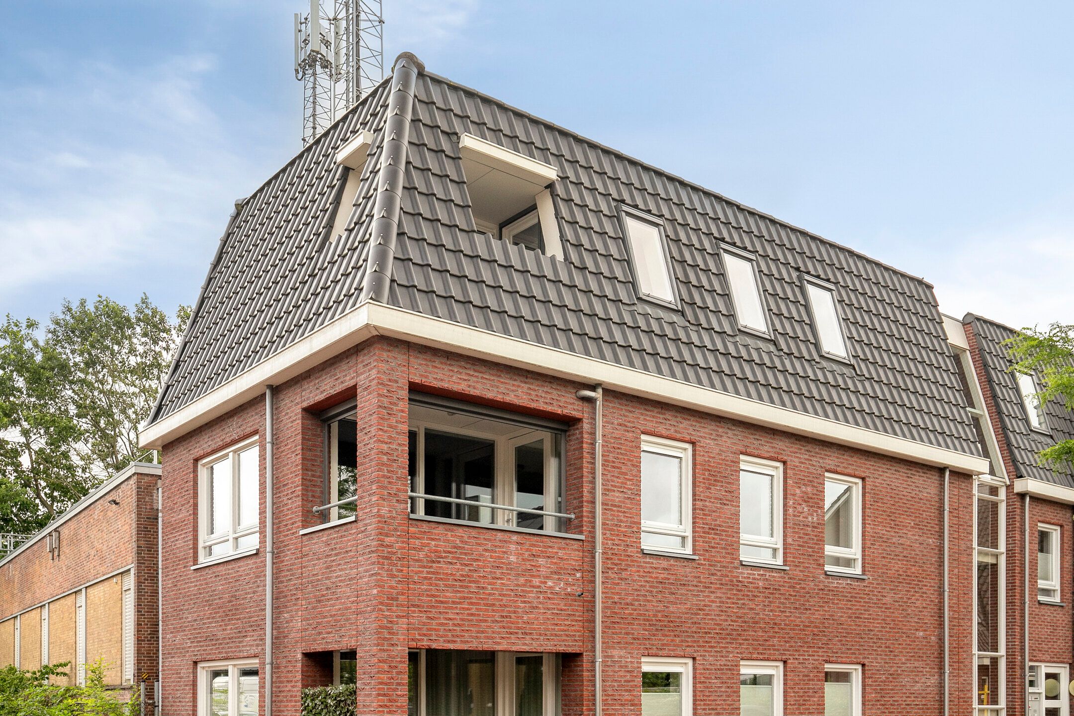 De Bron 16