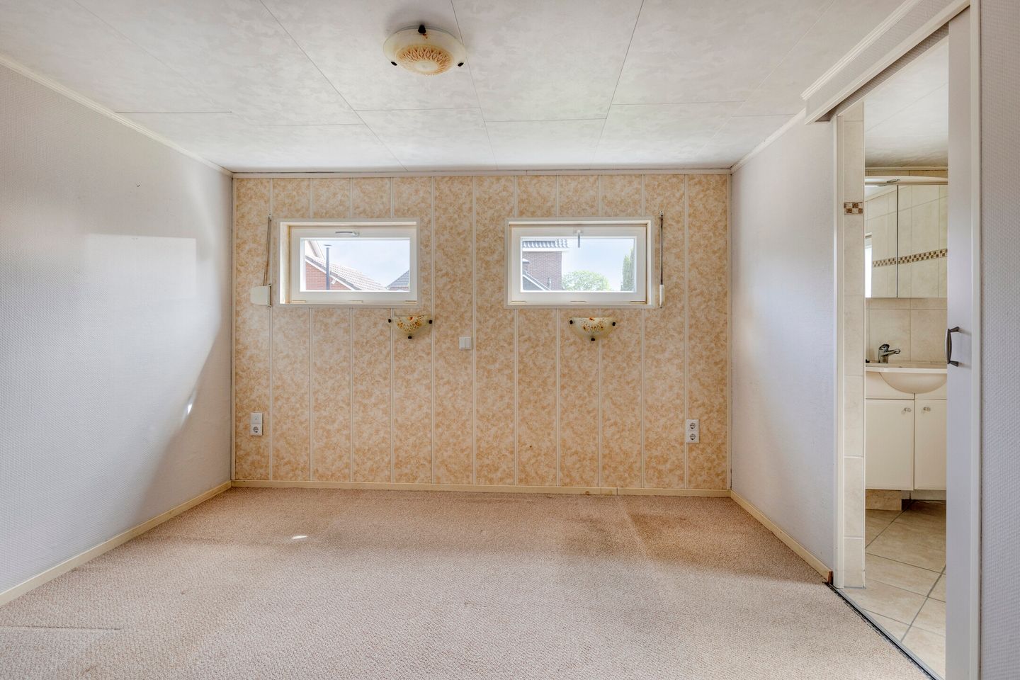 Photo 19 of Loo 6