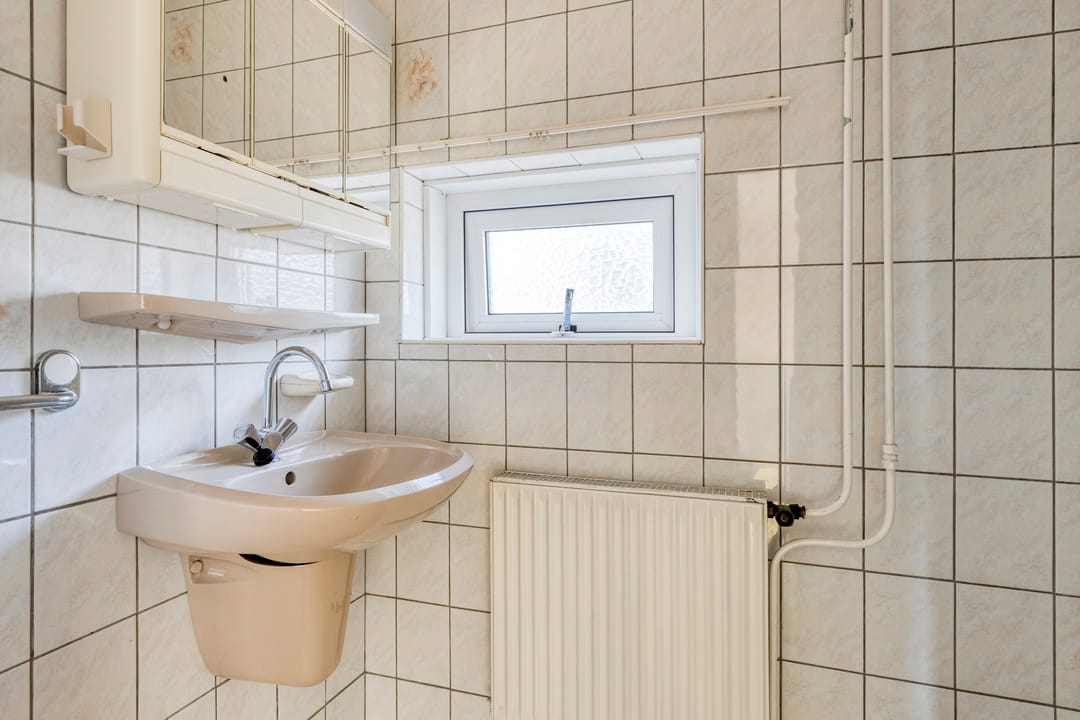 Photo 28 of Loo 6