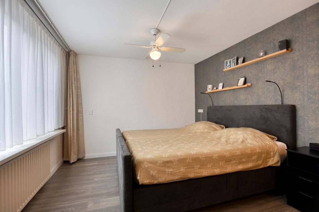 Move-in Ready Corner Home with Spacious Detached Garage in Popular Vogelbuurt — 17