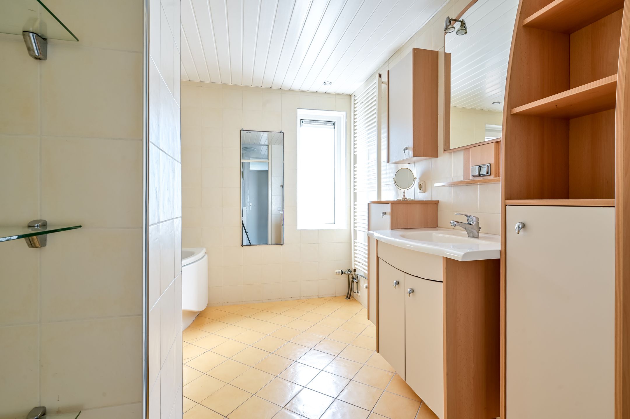 Spacious Terraced Home with Two Dormers and Private Parking in Quiet Lelystad Neighborhood — 24