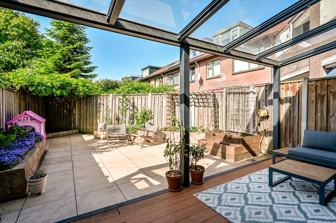 Spacious Terraced Home with Two Dormers and Private Parking in Quiet Lelystad Neighborhood — 31