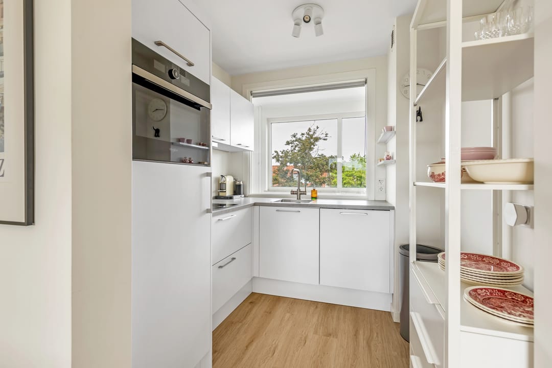 Bright 2-Room Apartment with Sunny Balcony in Hilversum-Zuid — 8