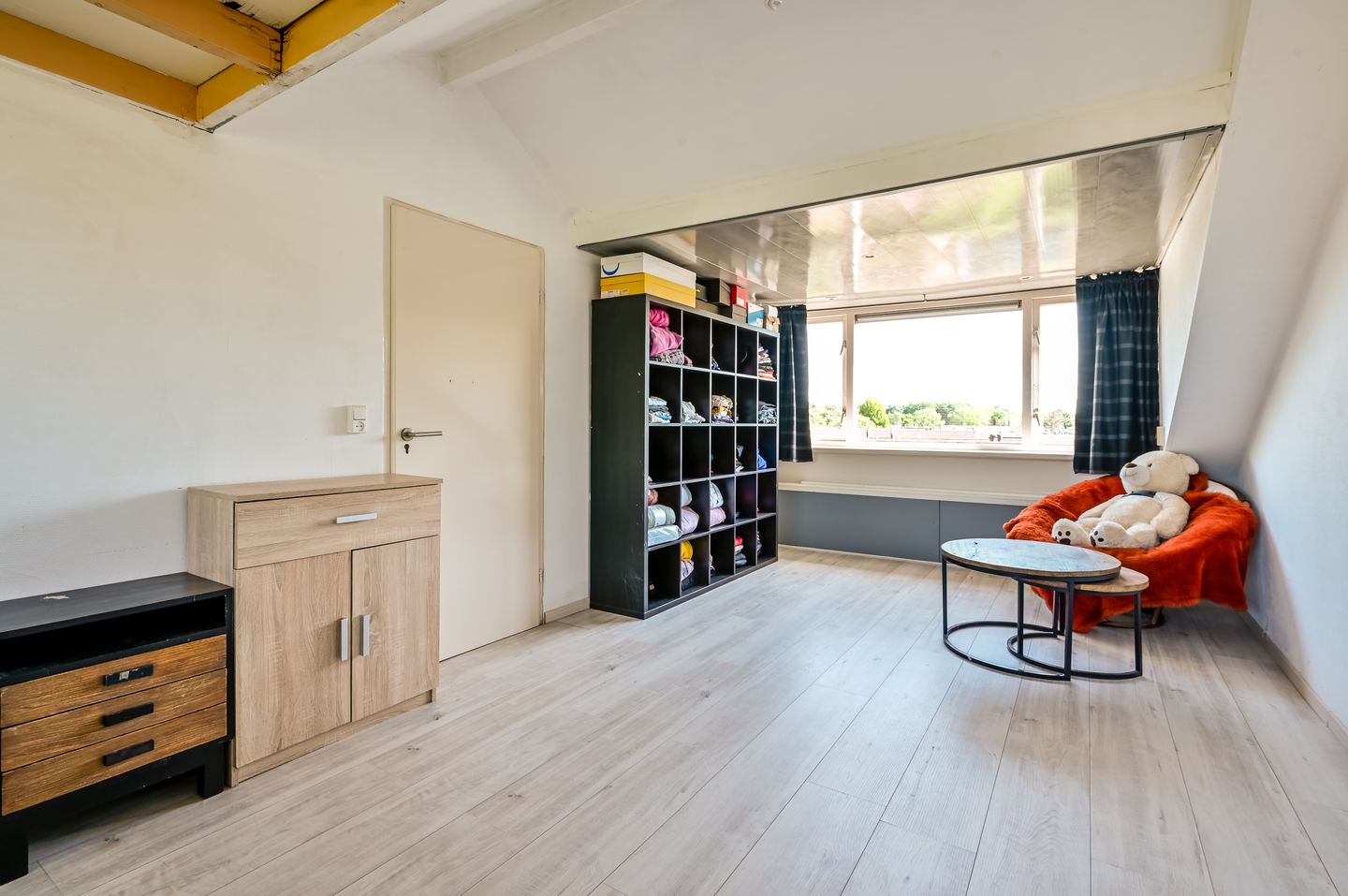 Spacious Terraced Home with Two Dormers and Private Parking in Quiet Lelystad Neighborhood — 29