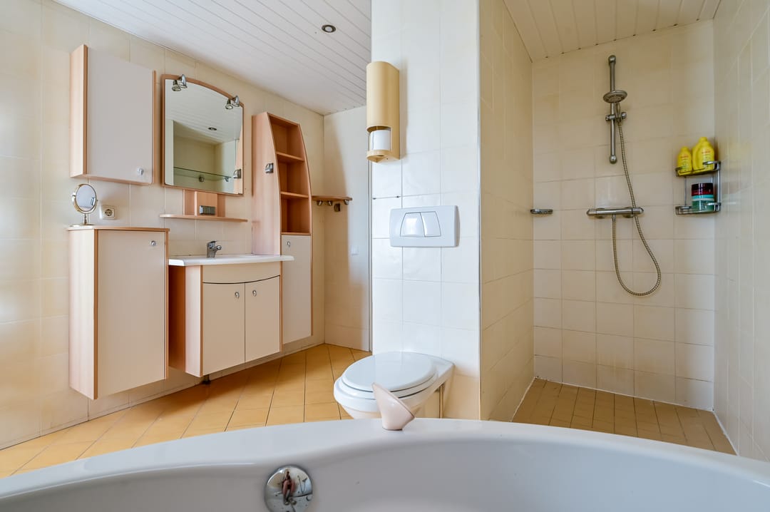 Spacious Terraced Home with Two Dormers and Private Parking in Quiet Lelystad Neighborhood — 26