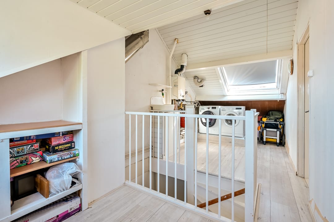 Spacious Terraced Home with Two Dormers and Private Parking in Quiet Lelystad Neighborhood — 28