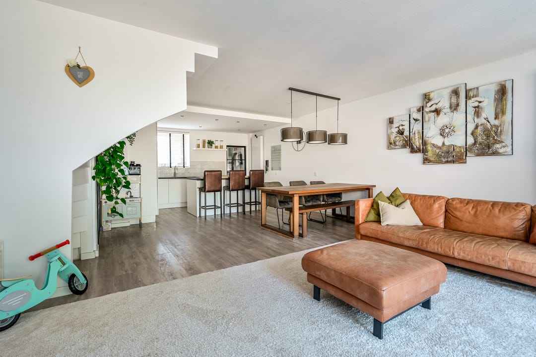 Spacious Terraced Home with Two Dormers and Private Parking in Quiet Lelystad Neighborhood — 8