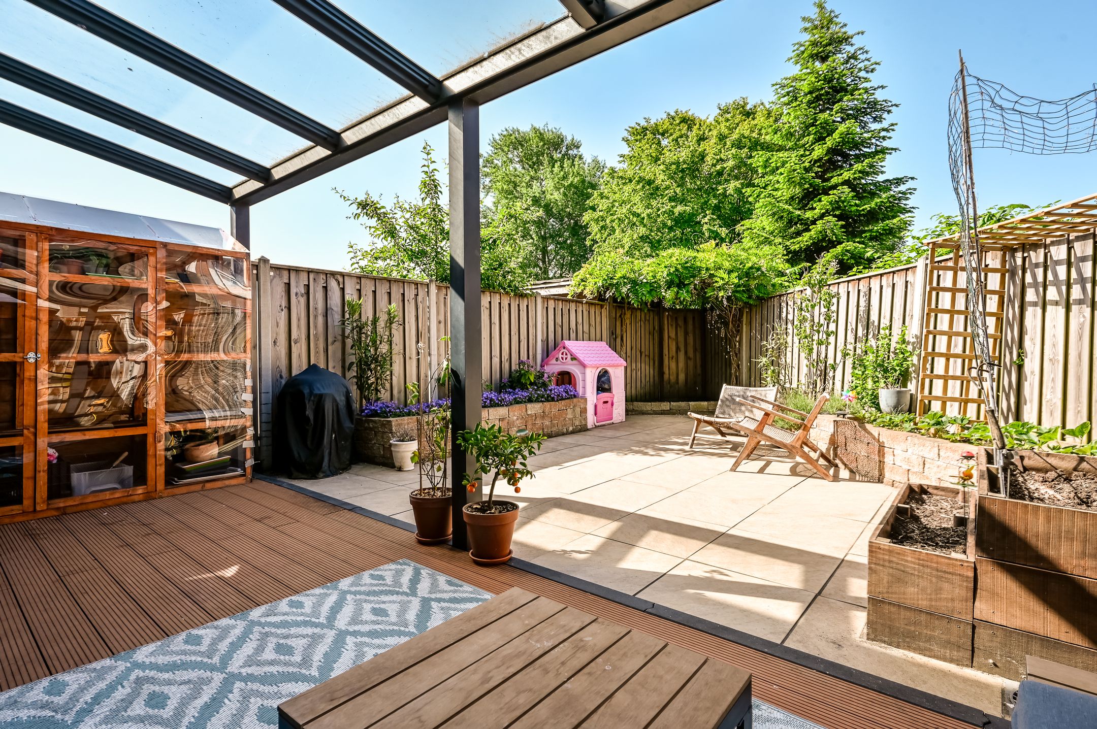 Spacious Terraced Home with Two Dormers and Private Parking in Quiet Lelystad Neighborhood — 33