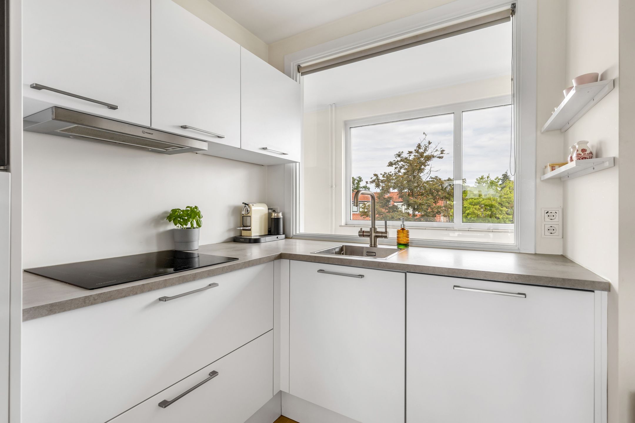 Bright 2-Room Apartment with Sunny Balcony in Hilversum-Zuid — 9