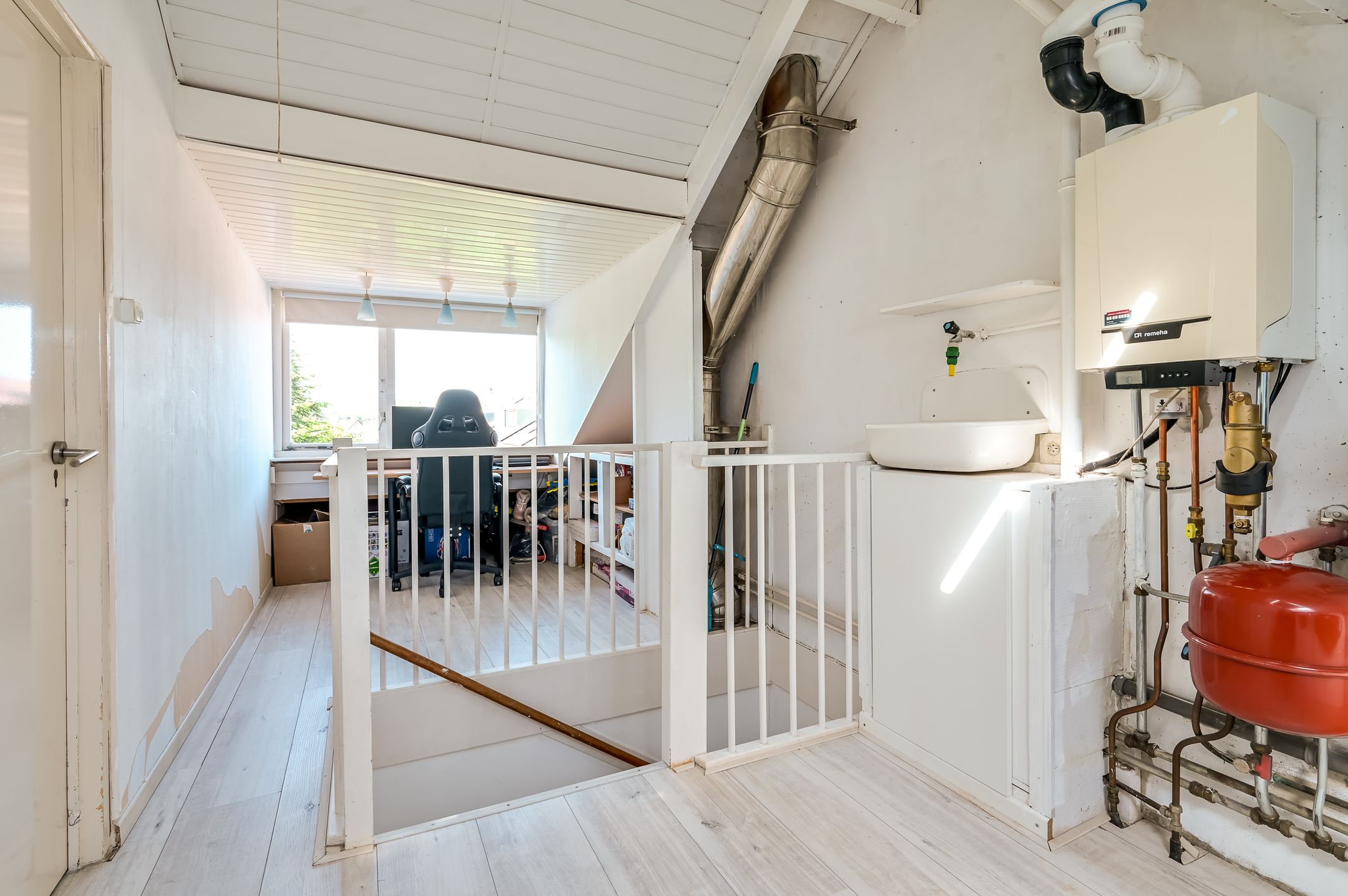 Spacious Terraced Home with Two Dormers and Private Parking in Quiet Lelystad Neighborhood — 27