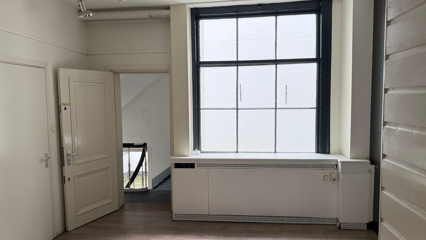 Bekijk foto 3 van Nieuwezijds Voorburgwal 336-1