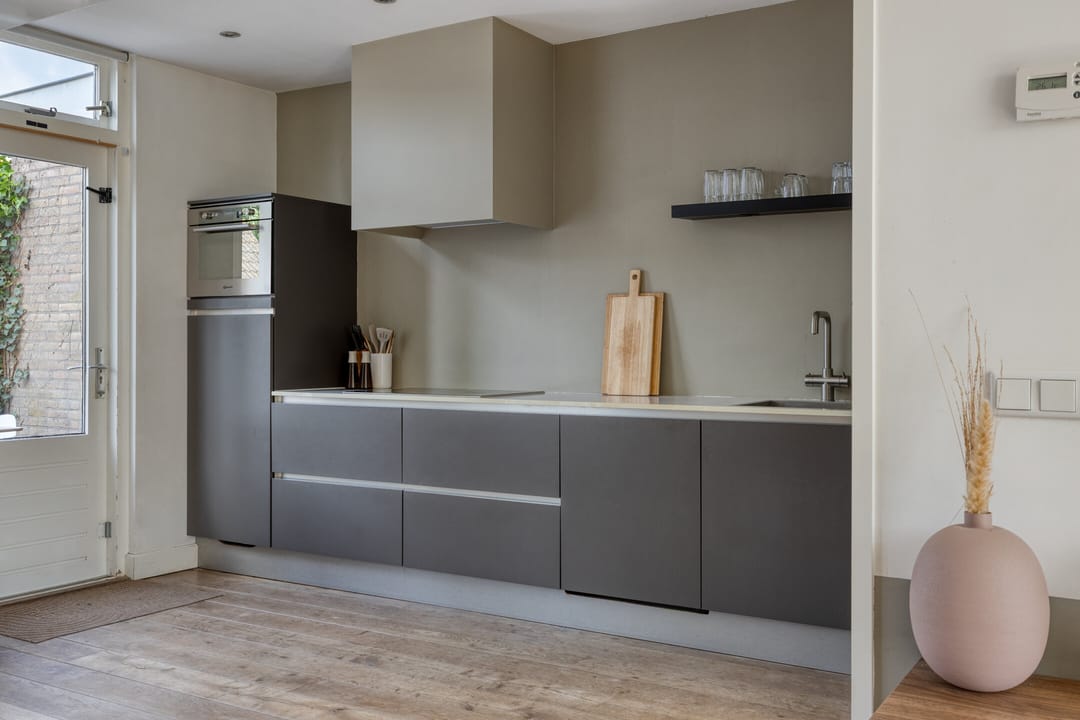 Move-in Ready Terraced Home with Deep Garden in Family-Friendly Lopik — 11