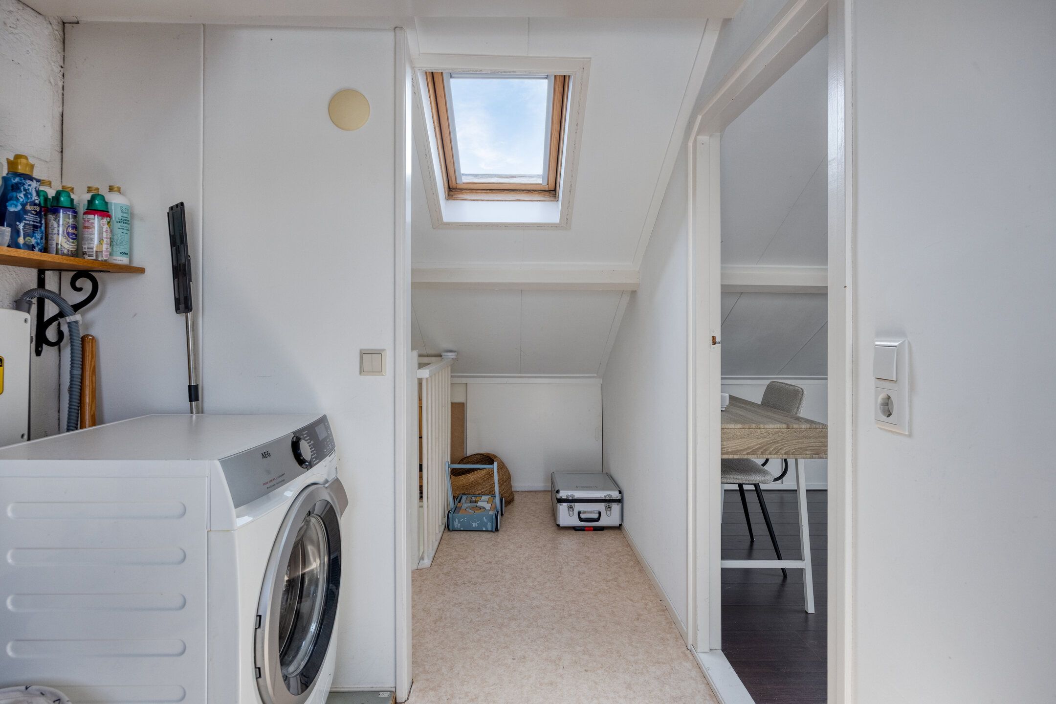 Move-in Ready Terraced Home with Deep Garden in Family-Friendly Lopik — 21