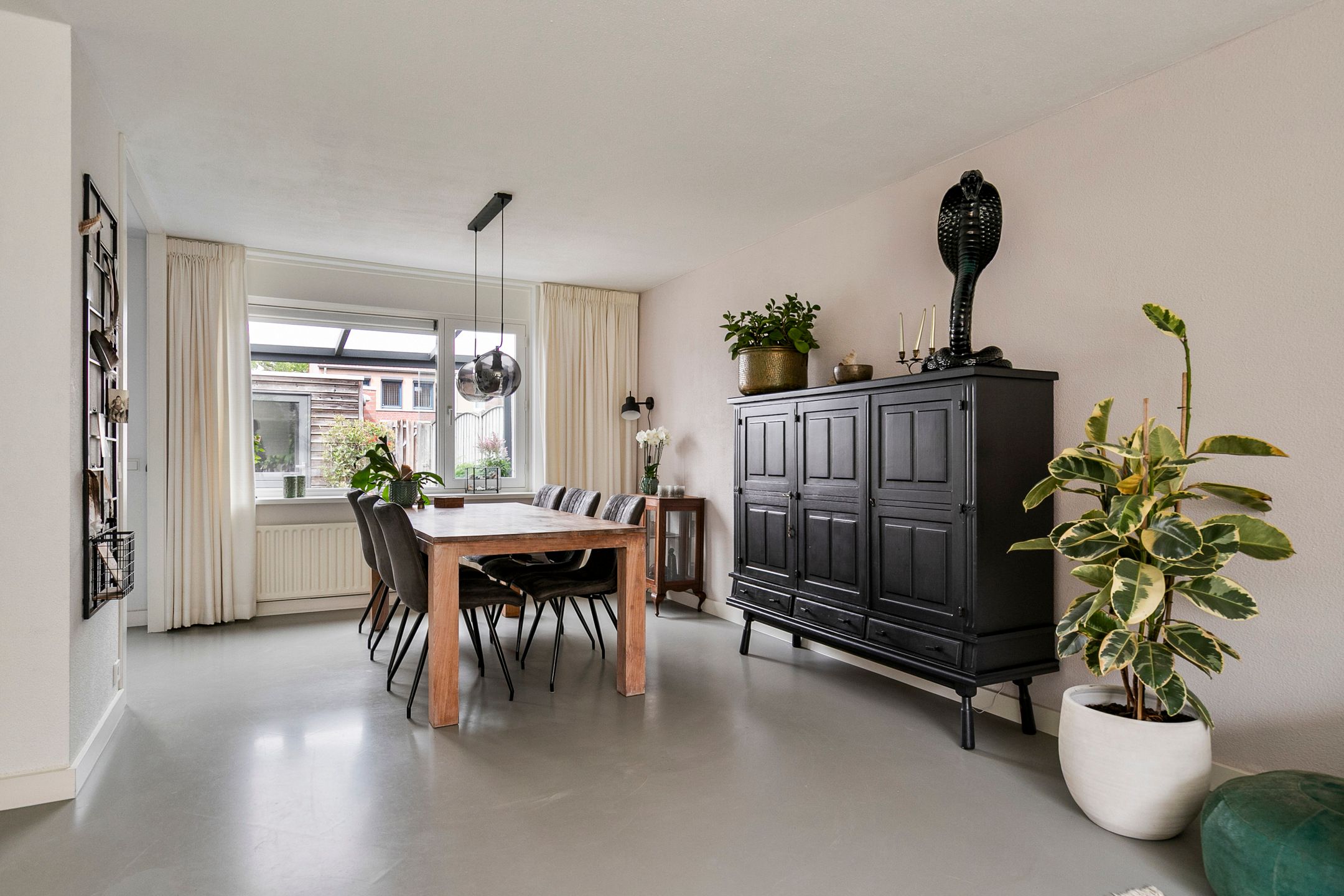 Modern Family Home with Solar Panels and Terrace Enclosure in Kronehoef — 15