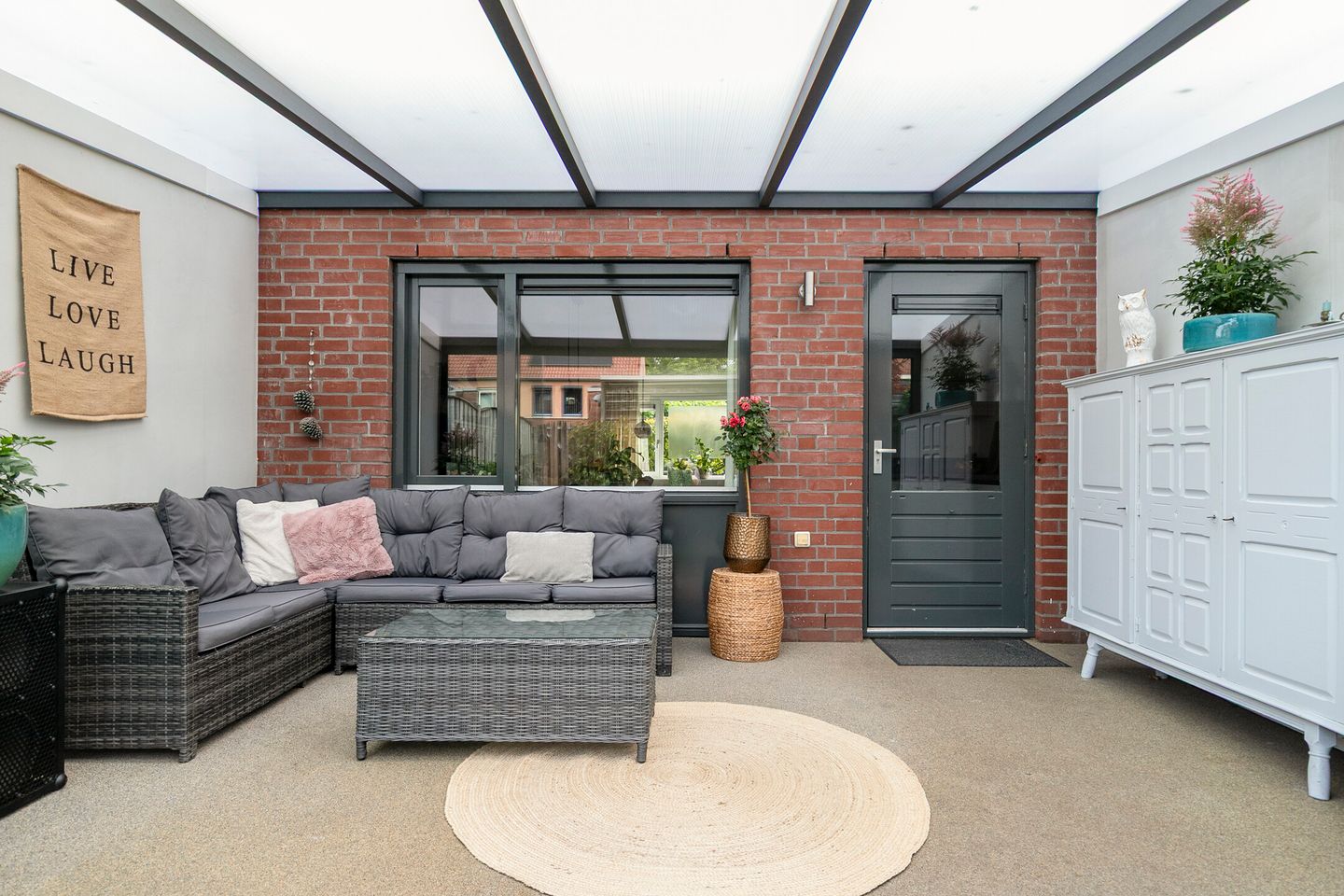 Modern Family Home with Solar Panels and Terrace Enclosure in Kronehoef — 35
