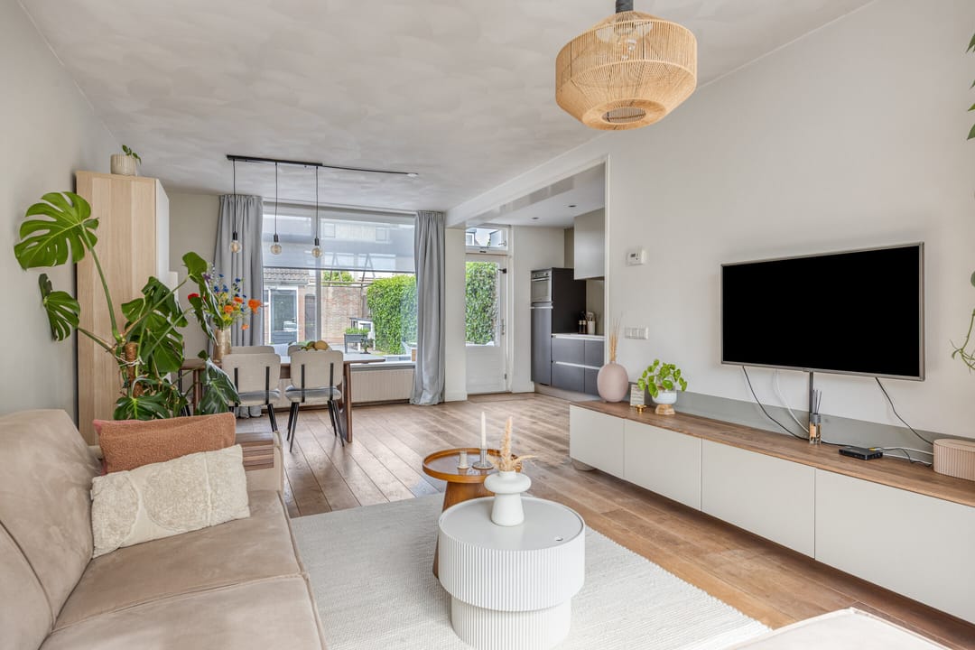 Move-in Ready Terraced Home with Deep Garden in Family-Friendly Lopik — 7