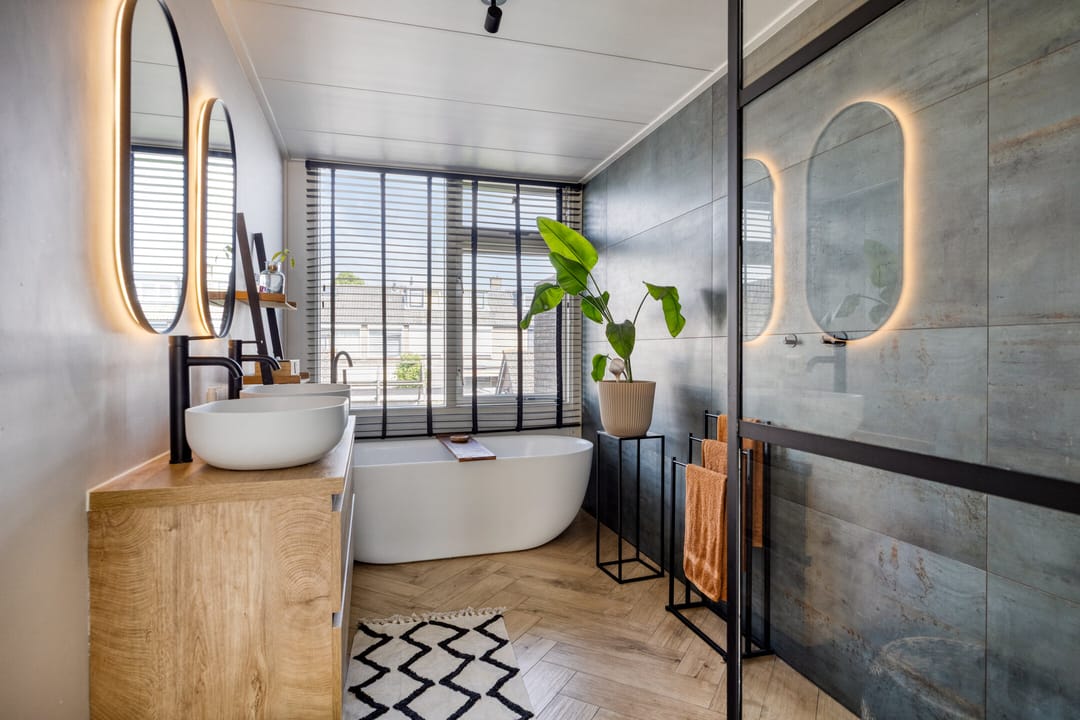 Move-in Ready Terraced Home with Deep Garden in Family-Friendly Lopik — 17