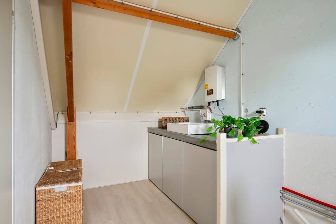 Modern Family Home with Solar Panels and Terrace Enclosure in Kronehoef — 32