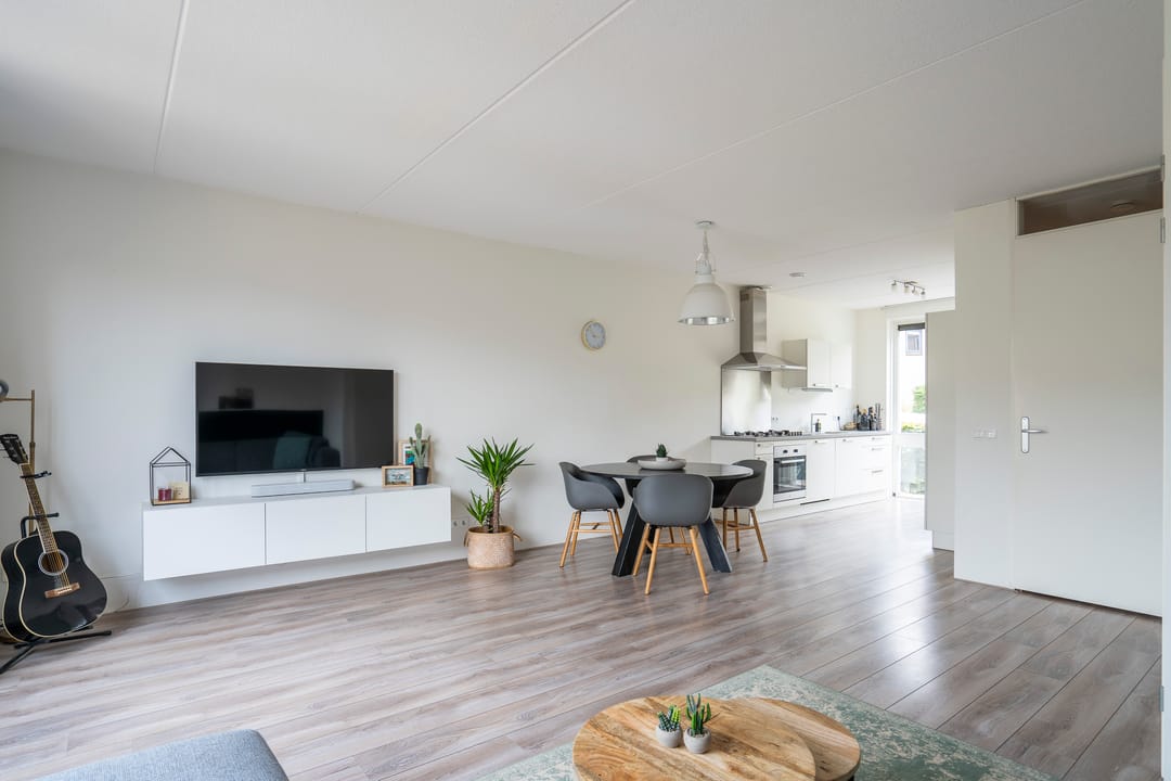 Light-Filled Family Home with Four Bedrooms in Gorinchem — 7