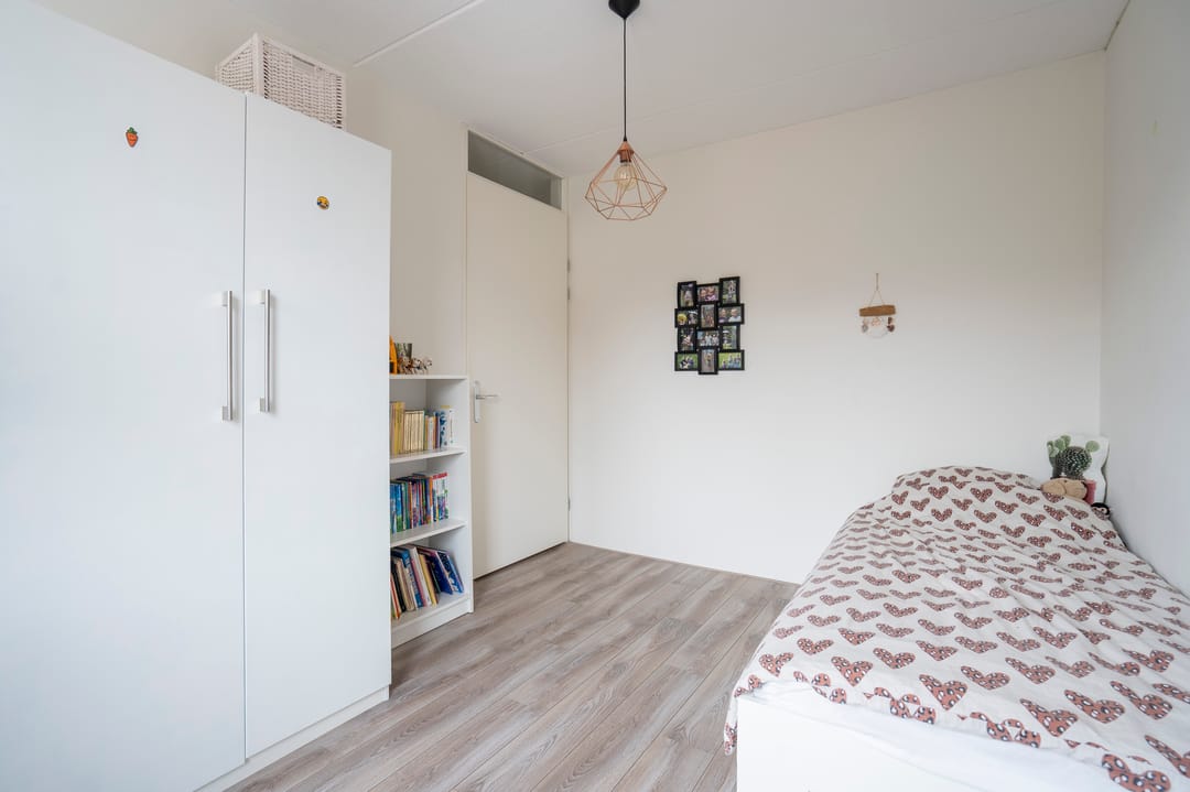 Light-Filled Family Home with Four Bedrooms in Gorinchem — 16