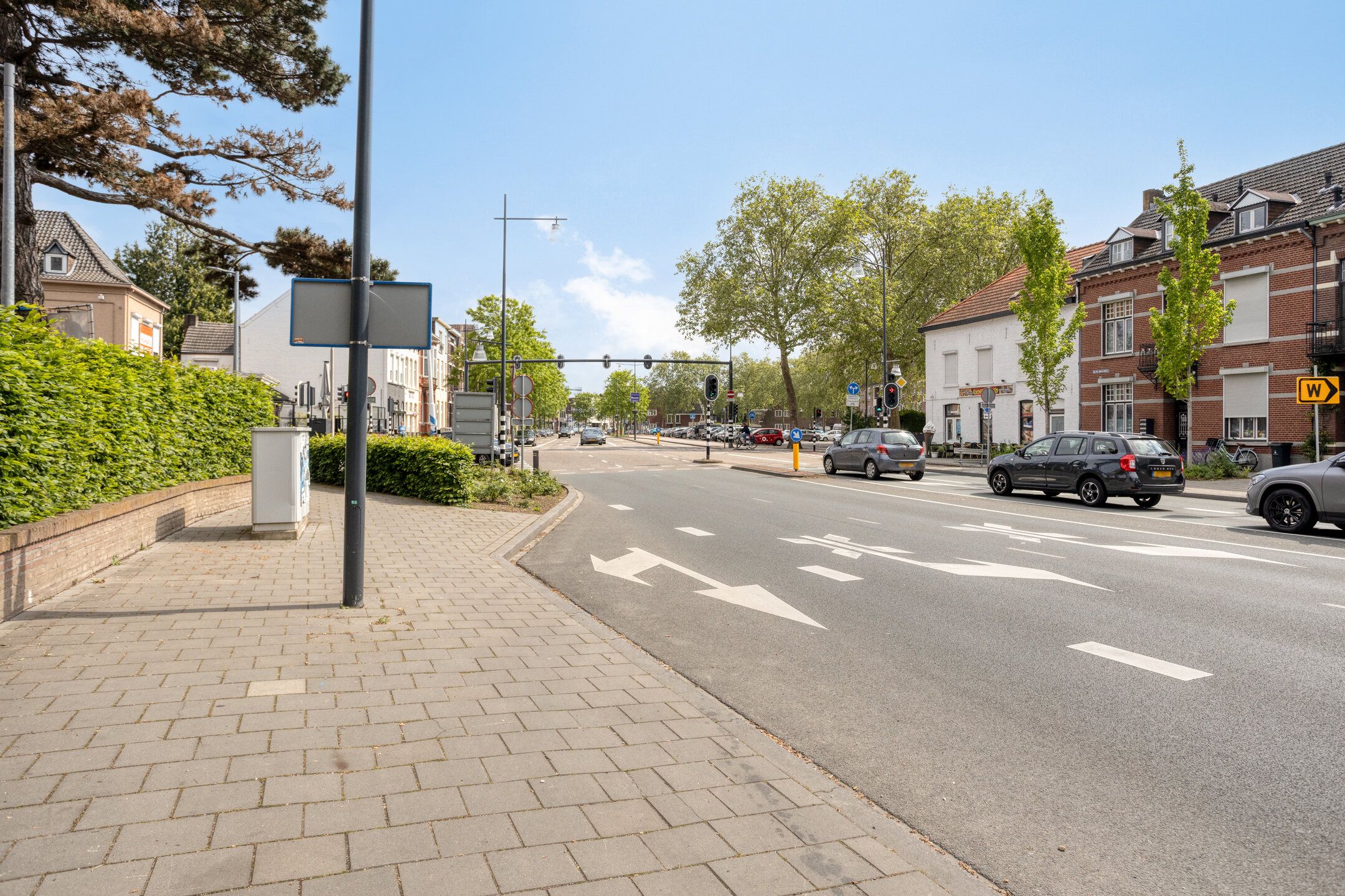 Modern Ninth Floor Apartment with Panoramic Views in Roermond — 60