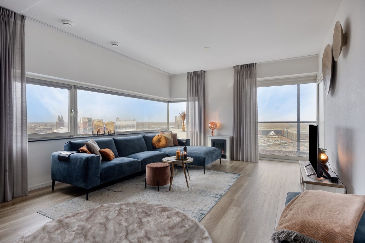 Modern Ninth Floor Apartment with Panoramic Views in Roermond — 20